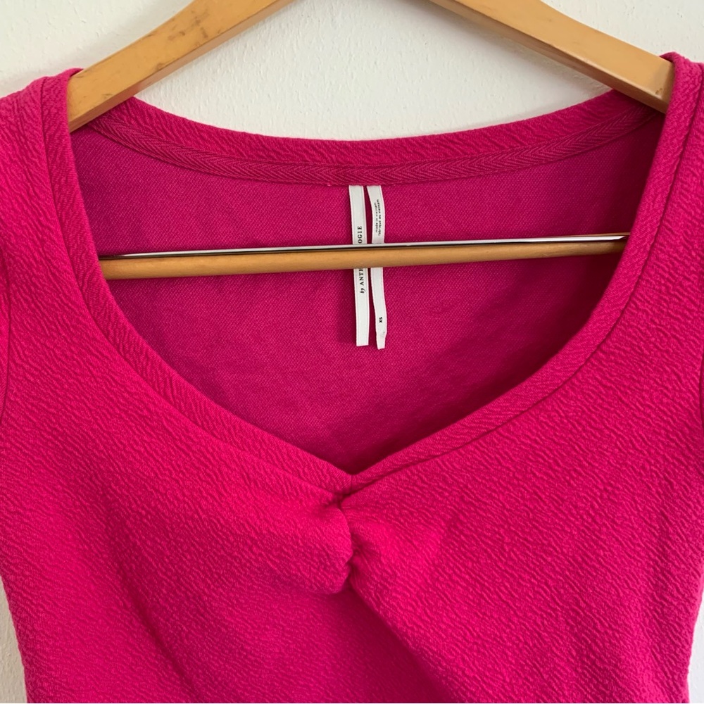 Anthropologie by Anthropologie Scoop Neck Cropped Baby Tee in Hot Pink - Picture 4 of 8